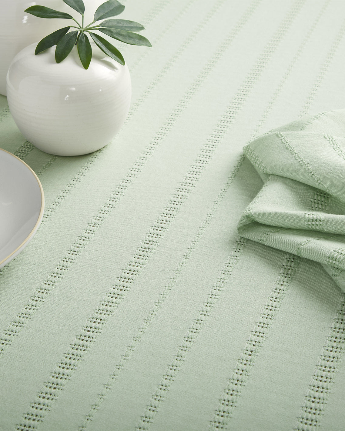 Draper James Green Woven Tablecloth in Sage Green 60x84
