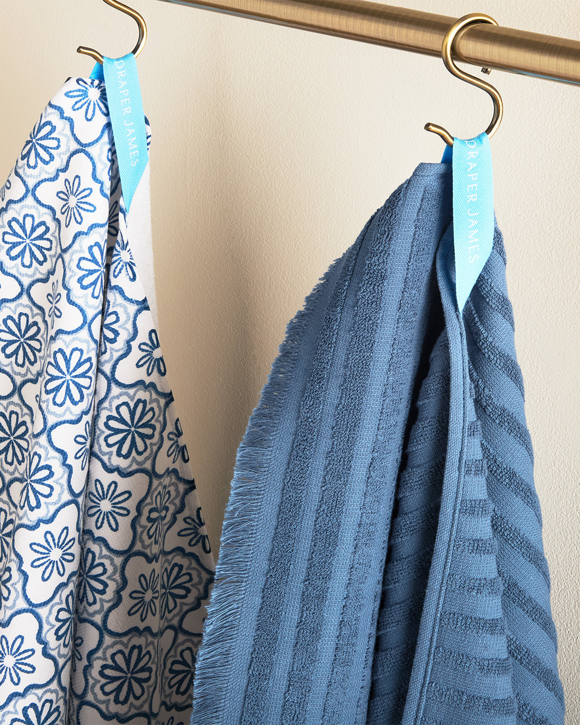 Draper James Blue Geometric Floral Kitchen Towel Set in Blue