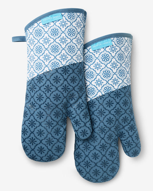 Draper James Blue Geometric Floral Silicone Oven Mitt Set in Blue