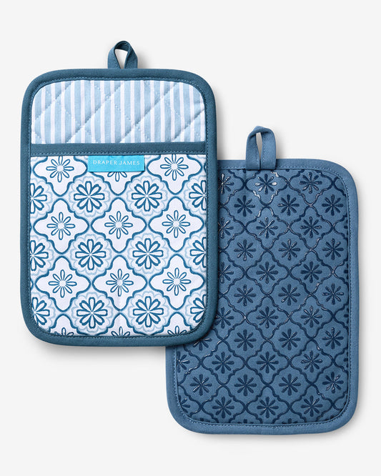 Draper James Blue Geometric Floral Pot Holder Set in Blue