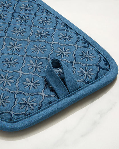 Draper James Blue Geometric Floral Pot Holder Set in Blue