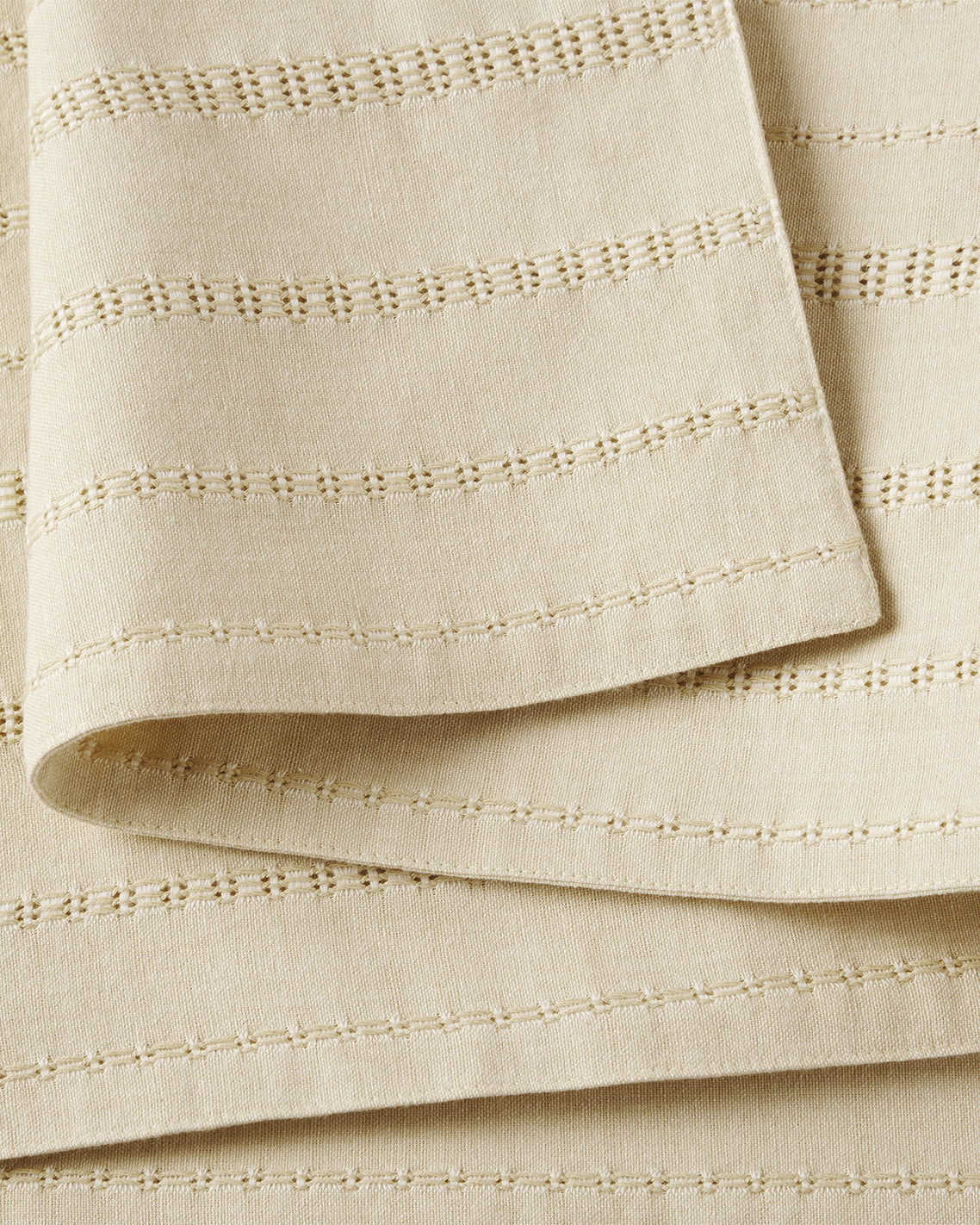Draper James Natural Woven Table Runner in Natural